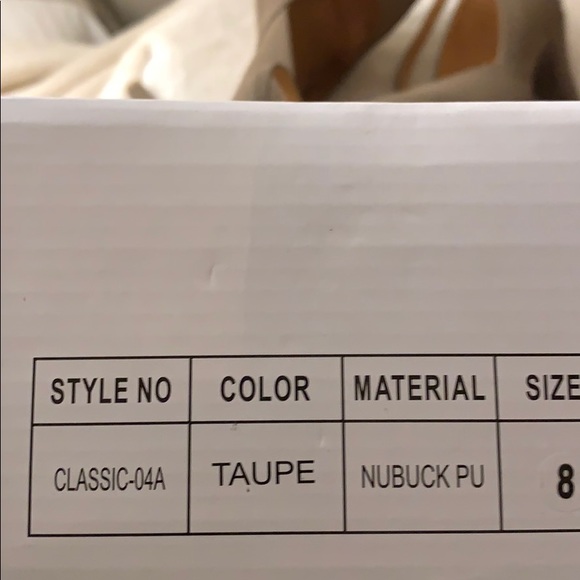 Suede strap pump - Picture 4 of 4